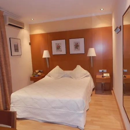 ホテル Restaurante Salvadora ビリェーナ